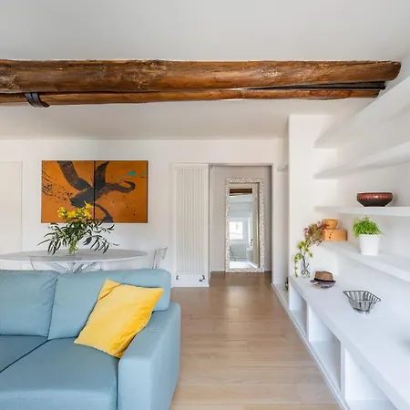 Daire Iflat Bright & Spacious In Esquilino Roma