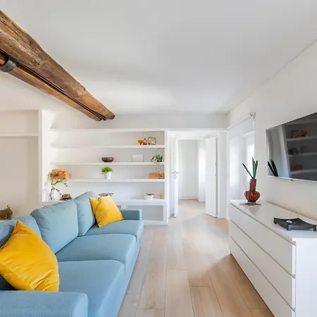Daire Iflat Bright & Spacious In Esquilino *